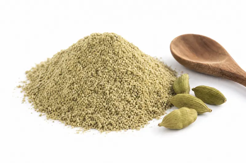 طرز تهیه پودر هل خانگی؛ آموزش ساده و اصولی آسیاب هل